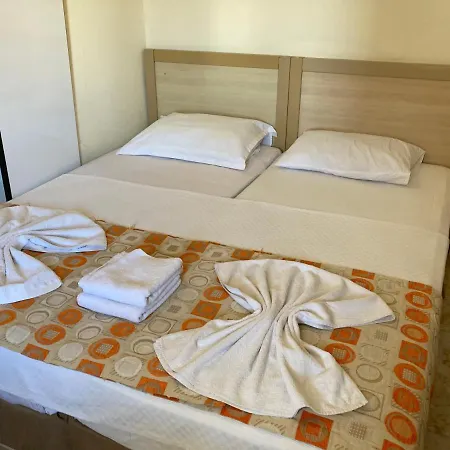 Popular 2 Bed Apart In Central With Many On Site Amenities Facilities シダ