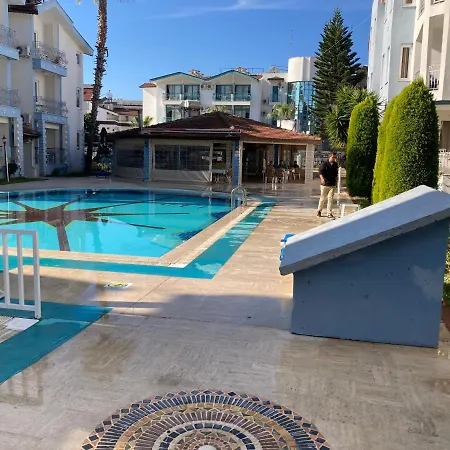 Popular 2 Bed Apart In Central With Many On Site Amenities Facilities Side