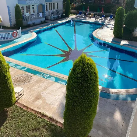 Popular 2 Bed Apart In Central With Many On Site Amenities Facilities Apartment Side